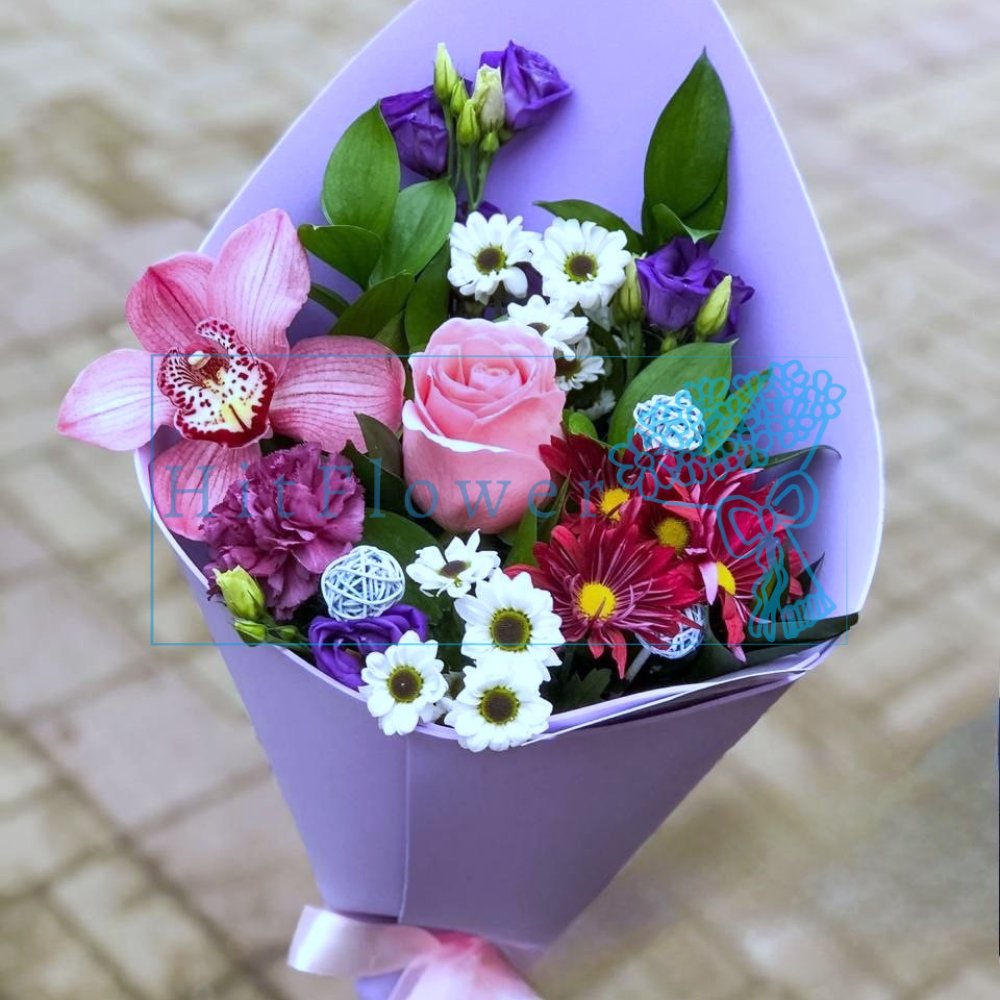 Букет цветов Нежная симфония Букет цветов из: Хризантемы, Розы, Орхидеи и Лизиантусы